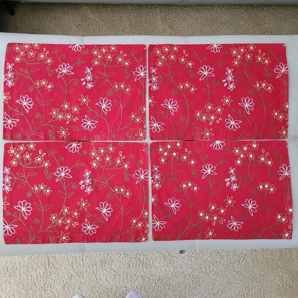 Crate Barrel Pergola Placemats Red Floral Green Gold White Embroidery Cotton 4Pc